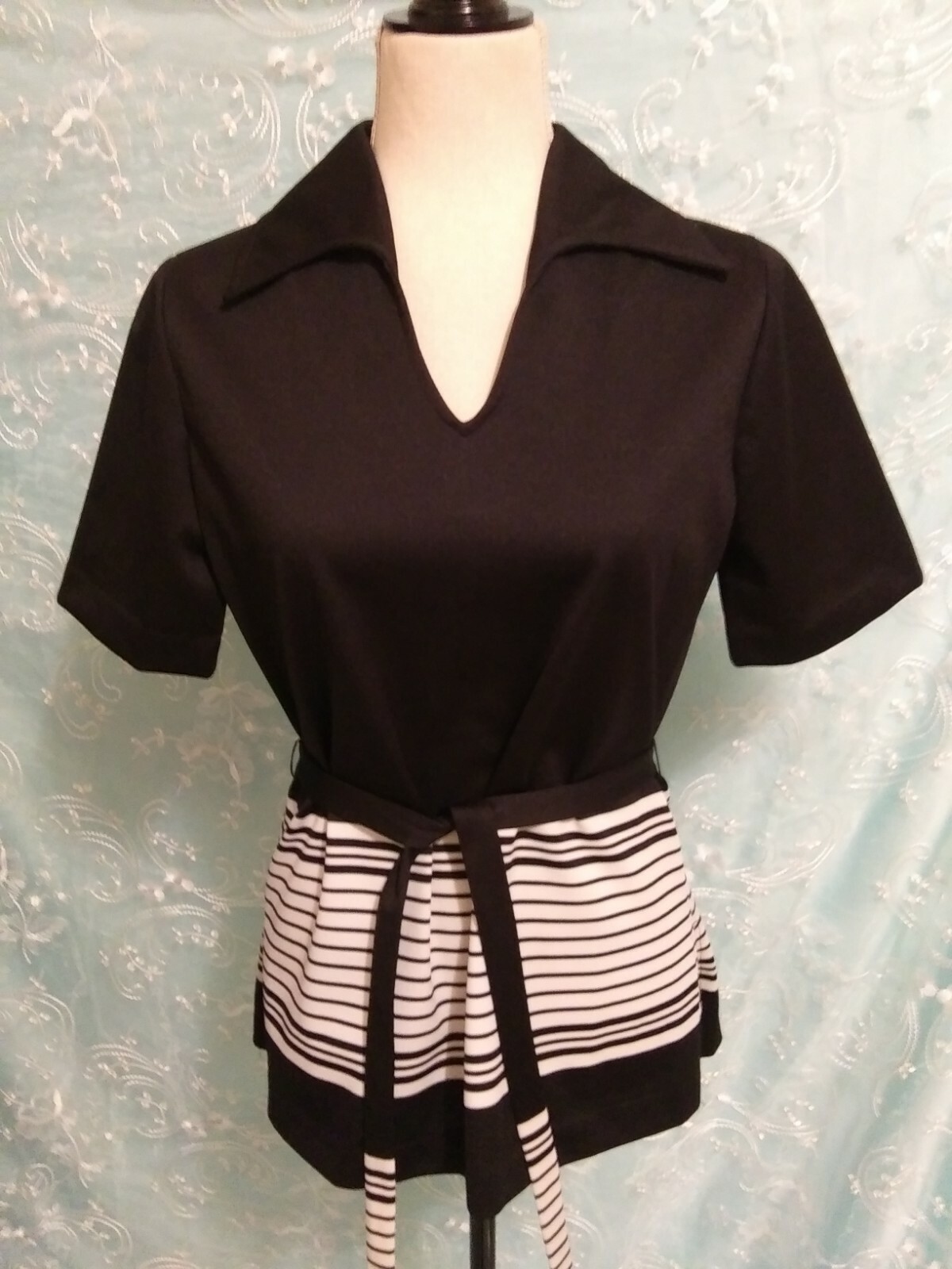 Vtg. Prince Dallas top Sz. 10 Disco V neck black white stripes polyester nylon