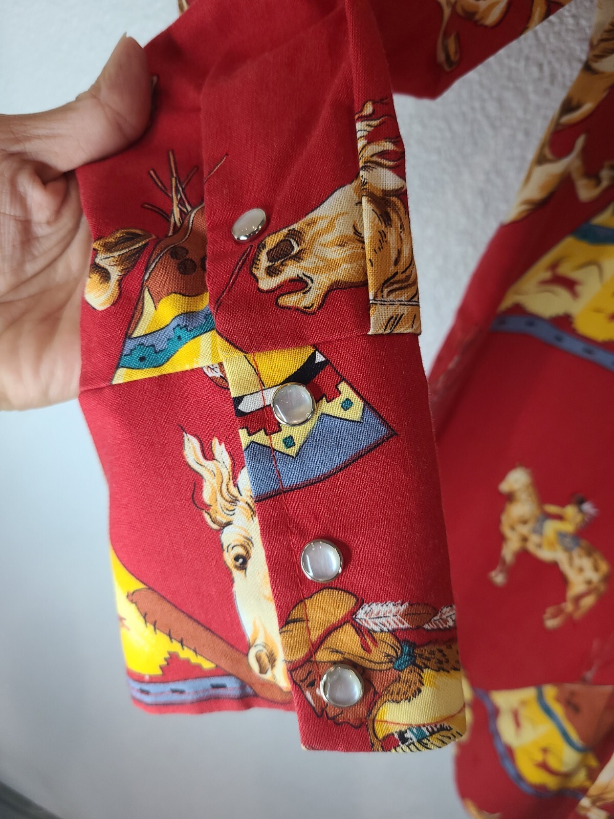 VTG Caravan Western Apparel Native novelty print Shirt, Rare retro indigenous M