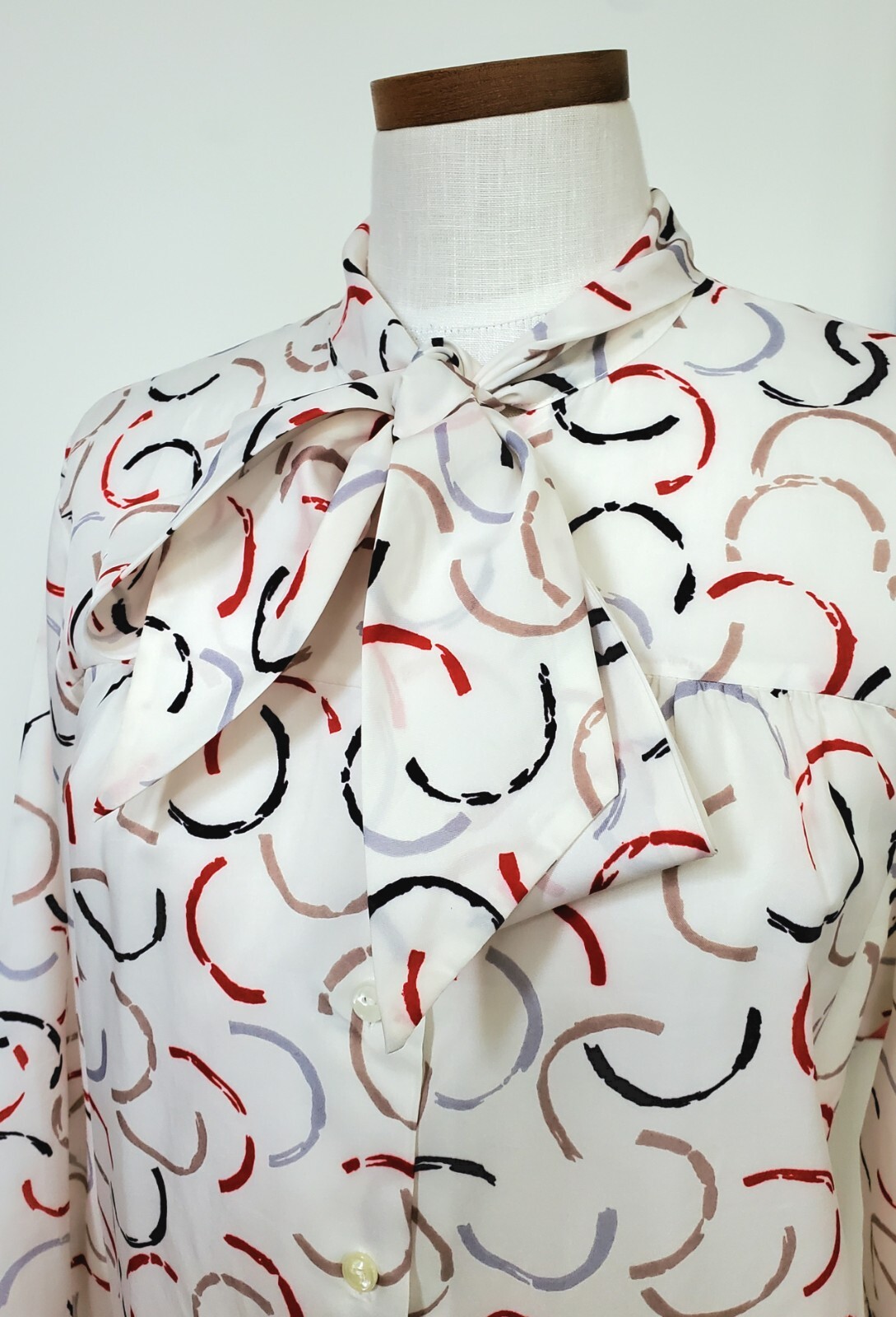 Vtg 80s Manor Park Cream Geometric Prints Front Tie Bow Button Up Blouse Sz L/XL