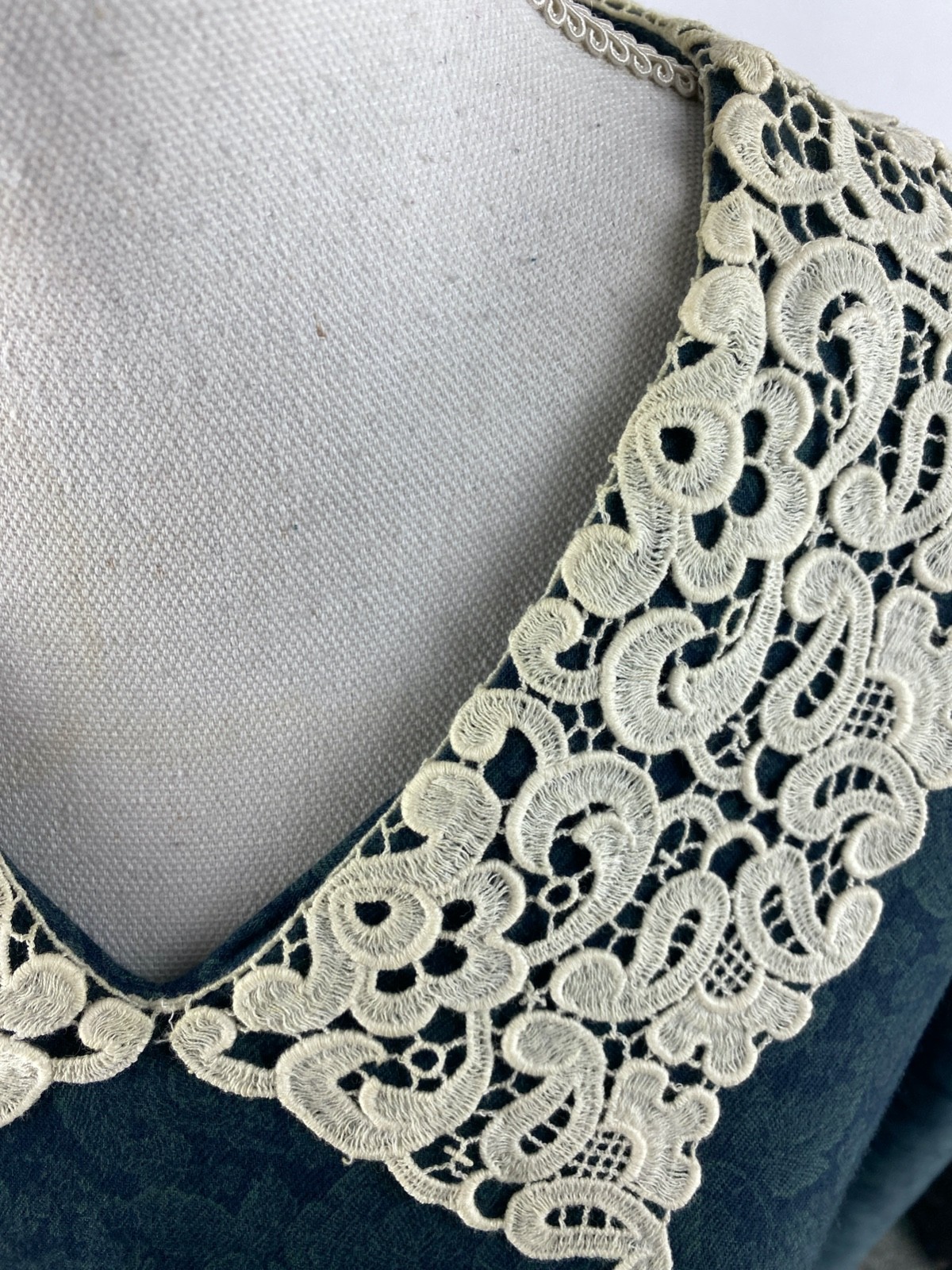 Laura Ashley Vtg 80s 8 Prairie Cottagecore Drop Waist Floral Lace Bibbing