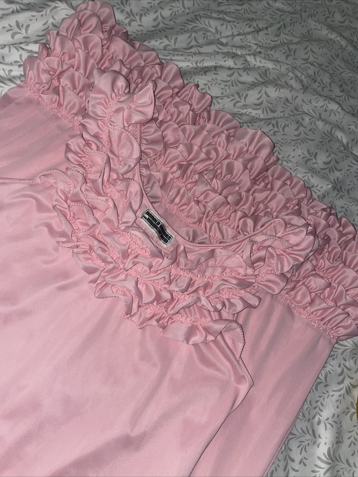 Vtg Sissy PINK Gown Nylon Maidenform Woman’s M TONS of RUFFLES Long Nightgown
