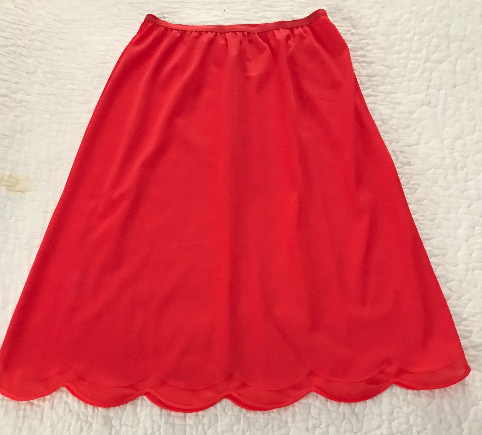 VINTAGE Sz Small 1960’s VANITY FAIR Tricot Nylon CORAL HALF SLIP ~ PILLOW TAB