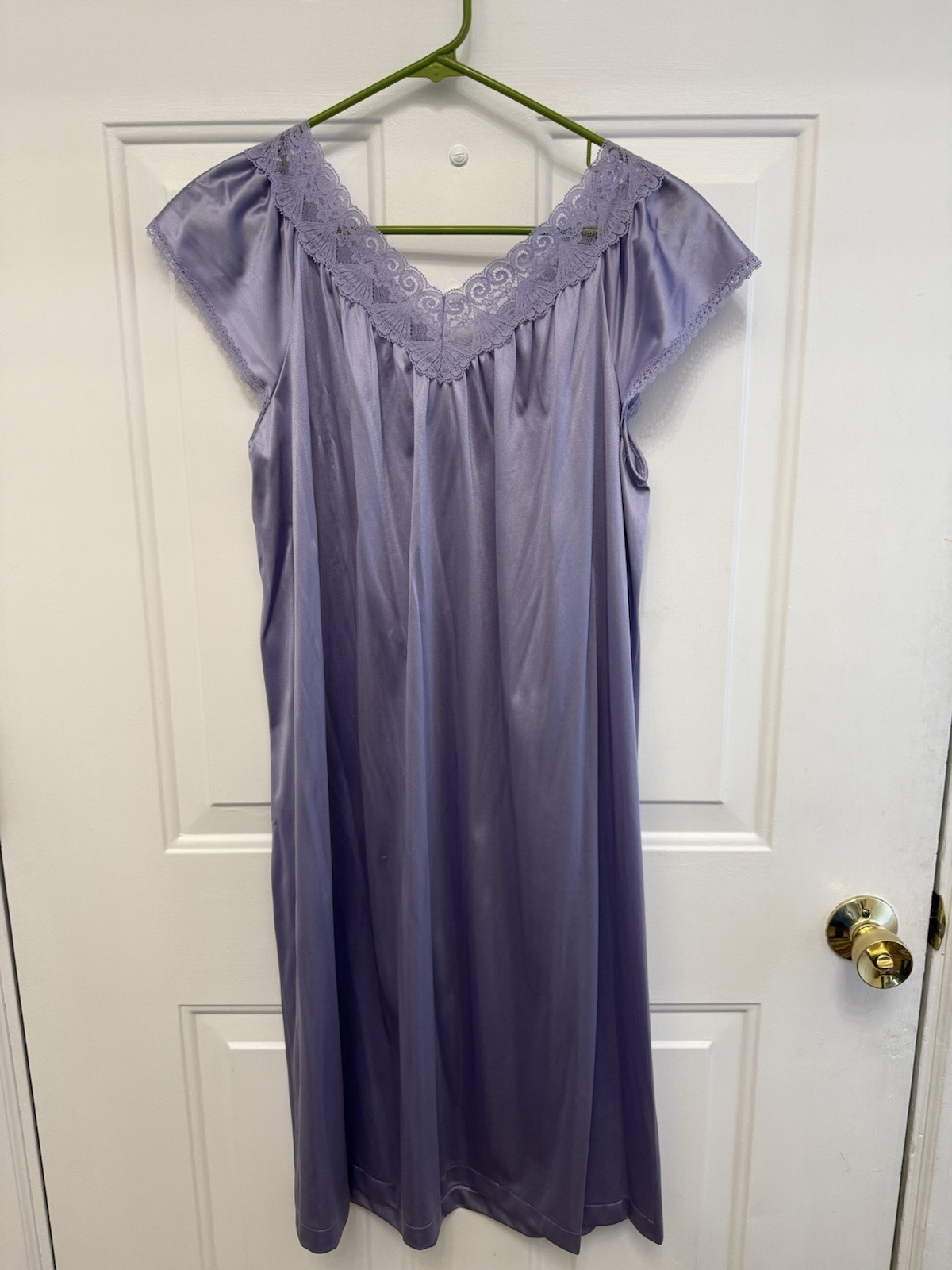 VTG 70s 80s Vanity Fair Lavender Nylon Tricot Nightgown Lace Cap Sleeve Small