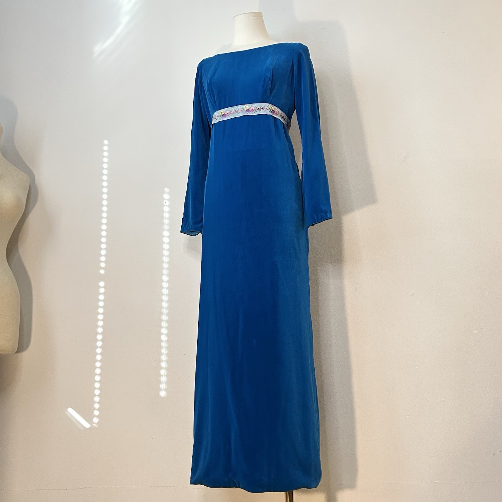 1960s Blue Velvet Maxi Dress Renaissance Fairycore Cottagecore 36 Inch Bust
