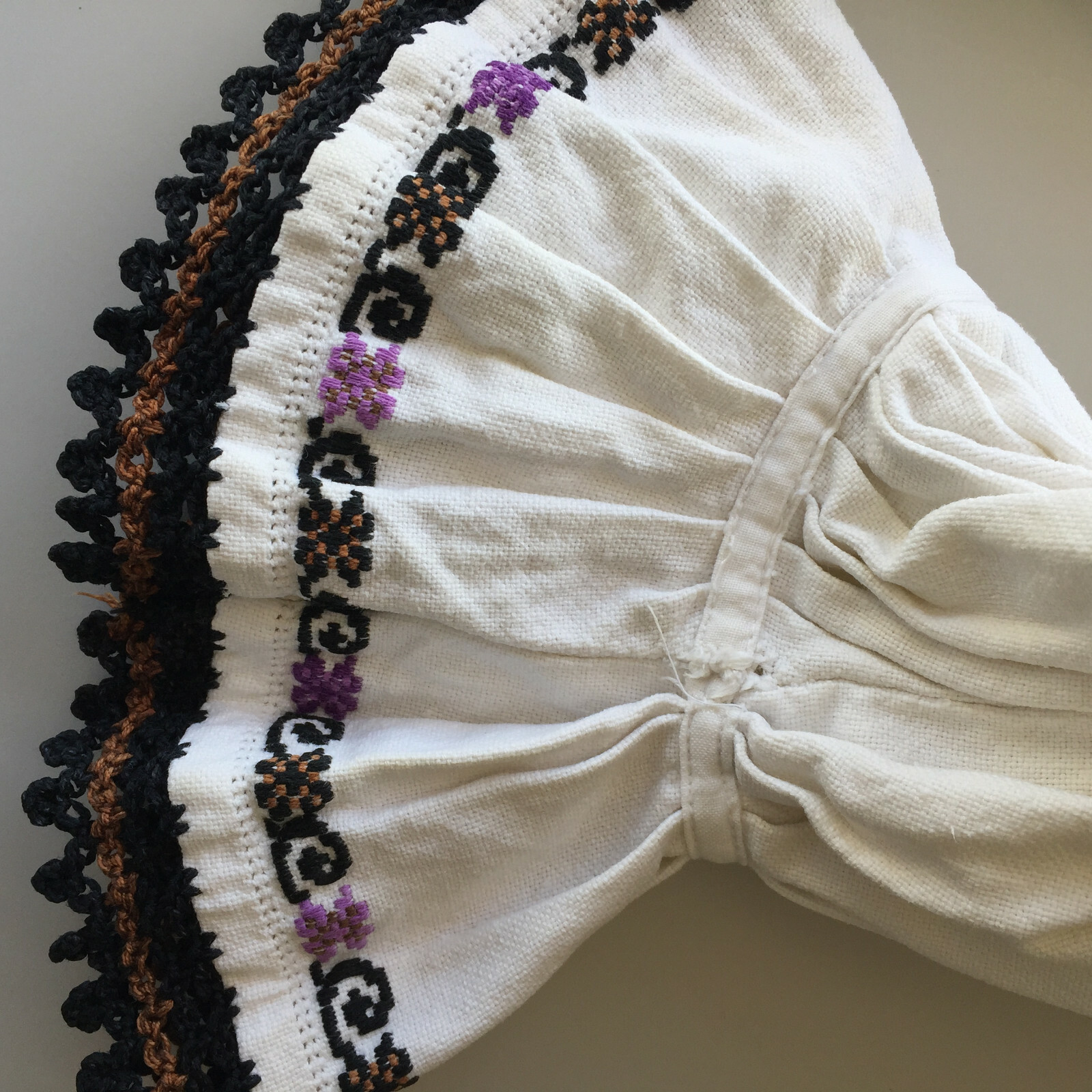 VINTAGE HUNGARIAN FOLK BLOUSE Embroidered Heavy Linen Peasant Top S M OOK