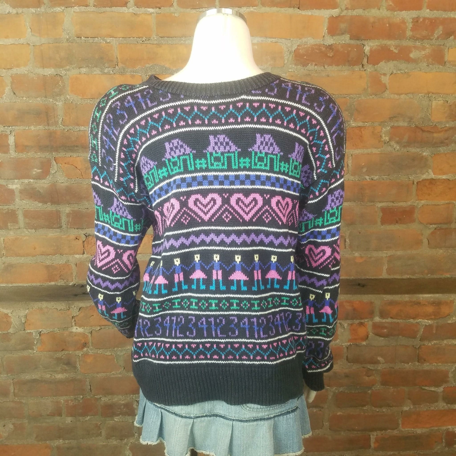 Vintage Northern Isles Pullover Sweater Black with Pink Purple Blue White Sz M