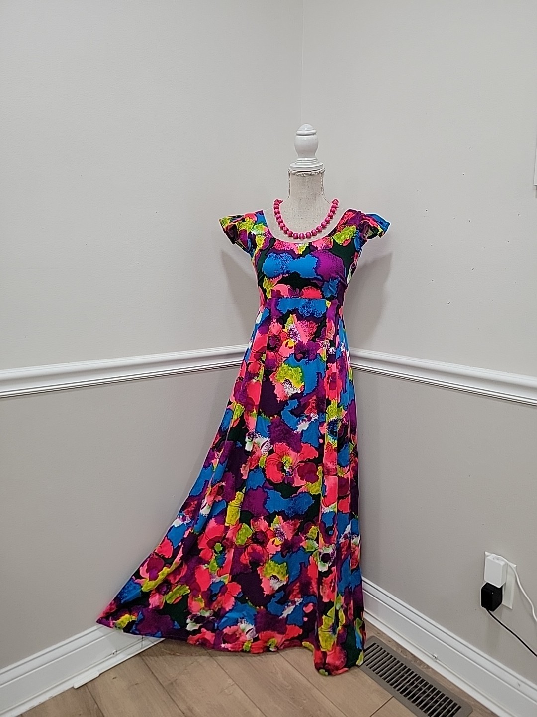 Vintage Psychedelic Tropical Hawaiian Ruffled Sleeves Mumu Maxi Dress
