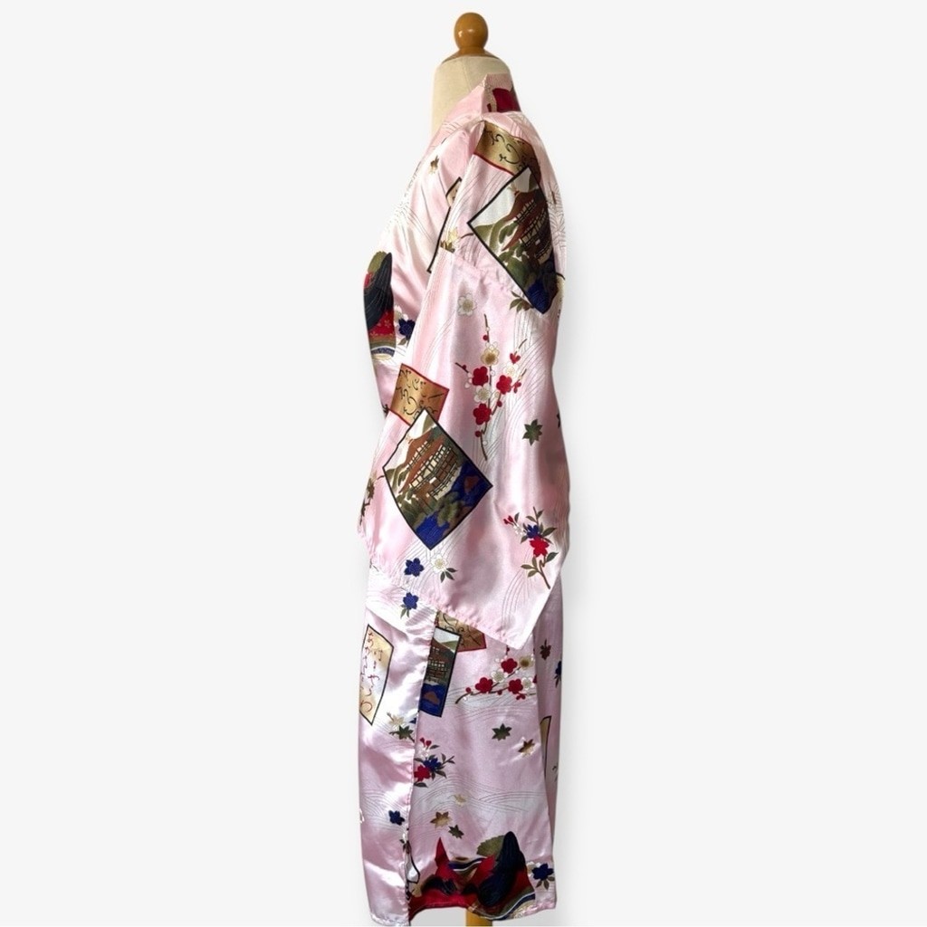 Vintage Ichi Ban Pink Kimono Robe Made in Japan Size 42 Floral Satin