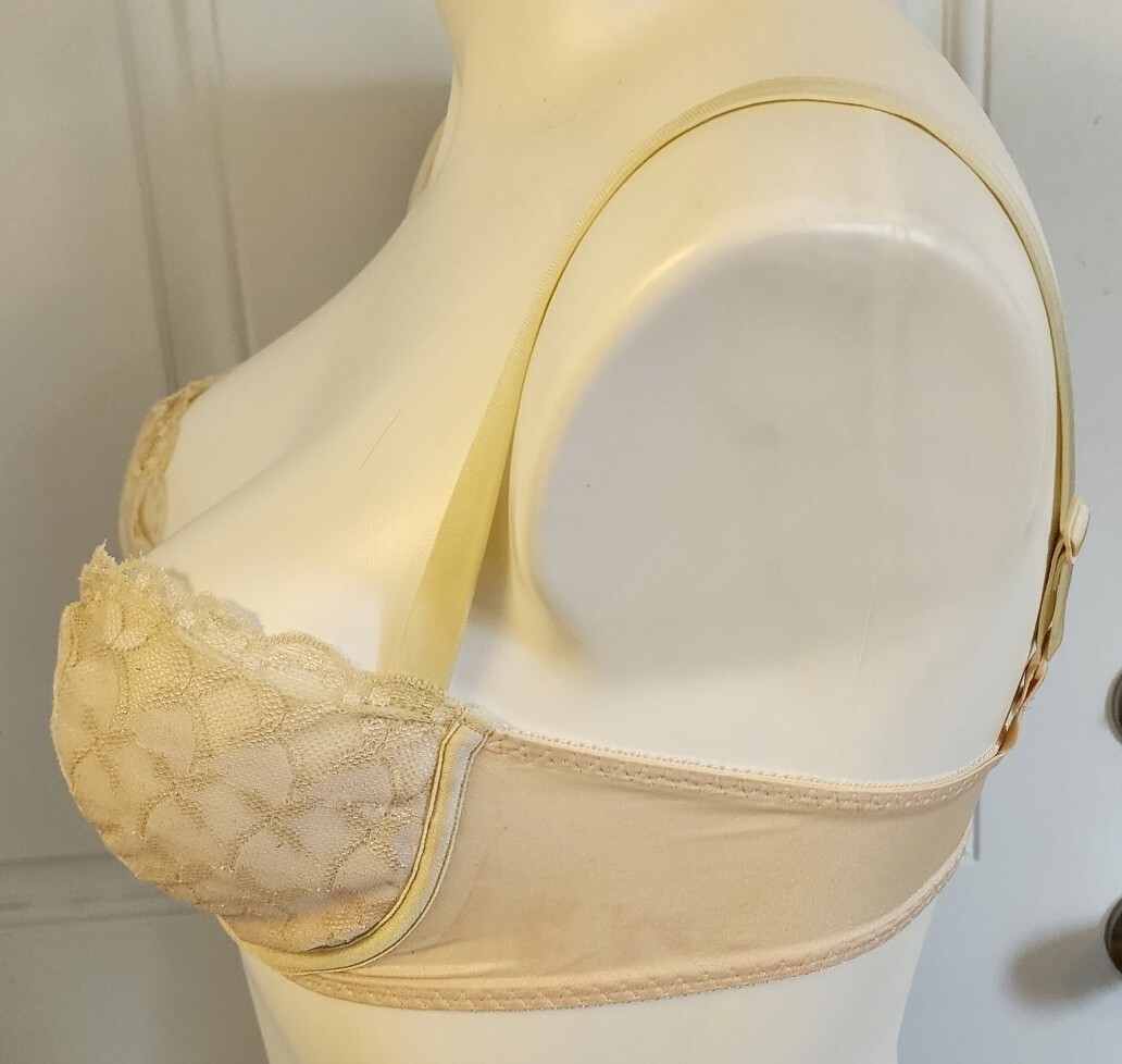 Vintage Hanes Her Way Lace Underwire Demi Bra Sexy Sissy Pin-up Ivory Size 38C