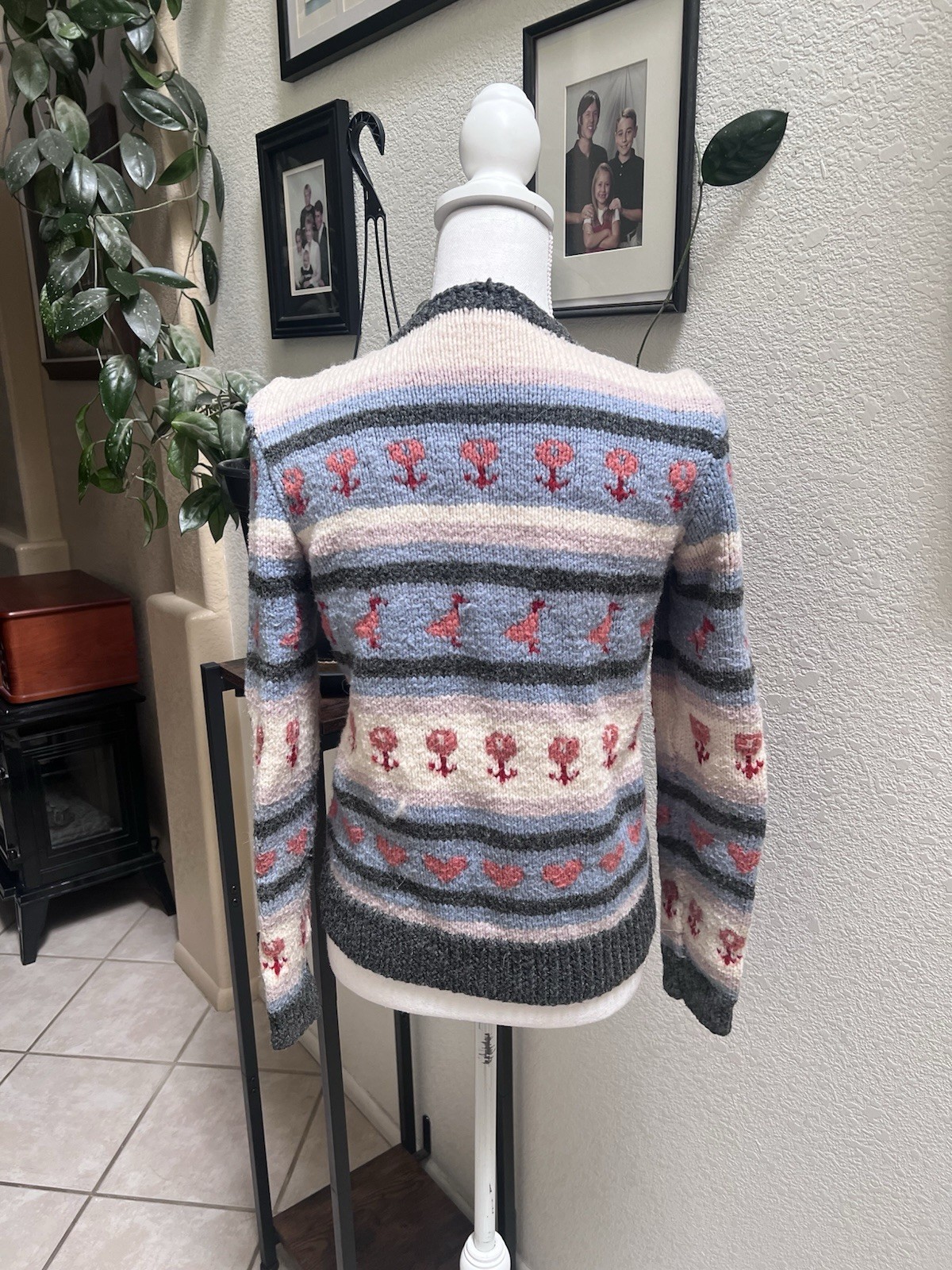 Vintage 70s Women’s Hand Made Sweater With Duck Details Hand Made