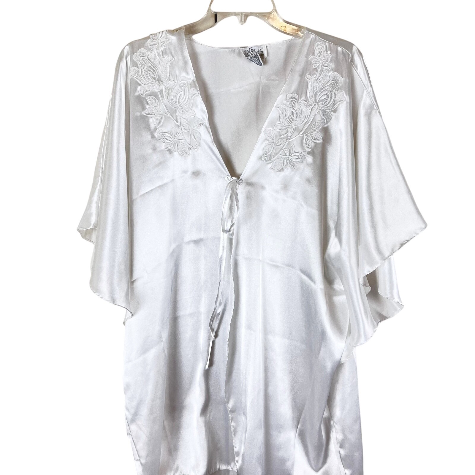 Vtg Go Softly Kimono S/S Mini Satin Robe Tie Front Embroidered Neck White, L