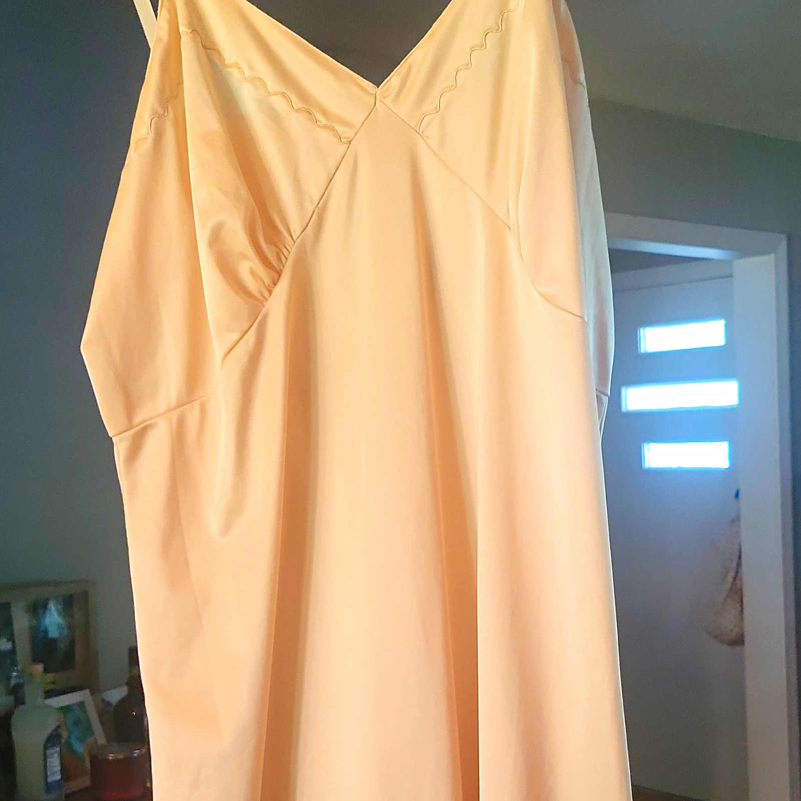 Vtg 60s 70s Neutral Peach Nylon Full Slip Dress Camisole Scalloped Hem Layering