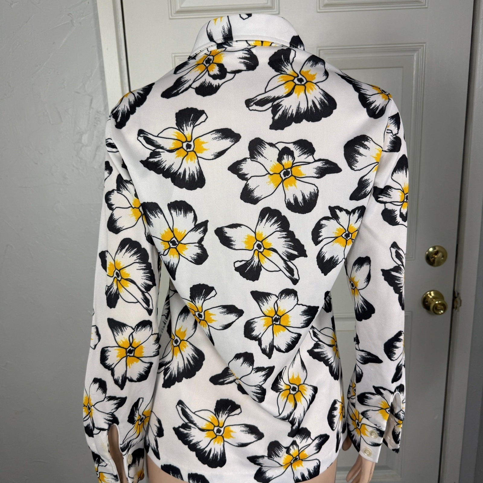 Vintage 70s Shirt 12 Floral Retro Blouse Polyester Button Knit Seaton Hall V3-17