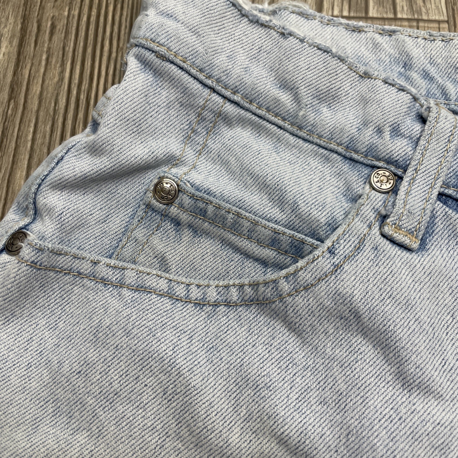 Vtg Levi’s Jean Shorts Juniors Size 7 Orange Tab 90’s Light Wash