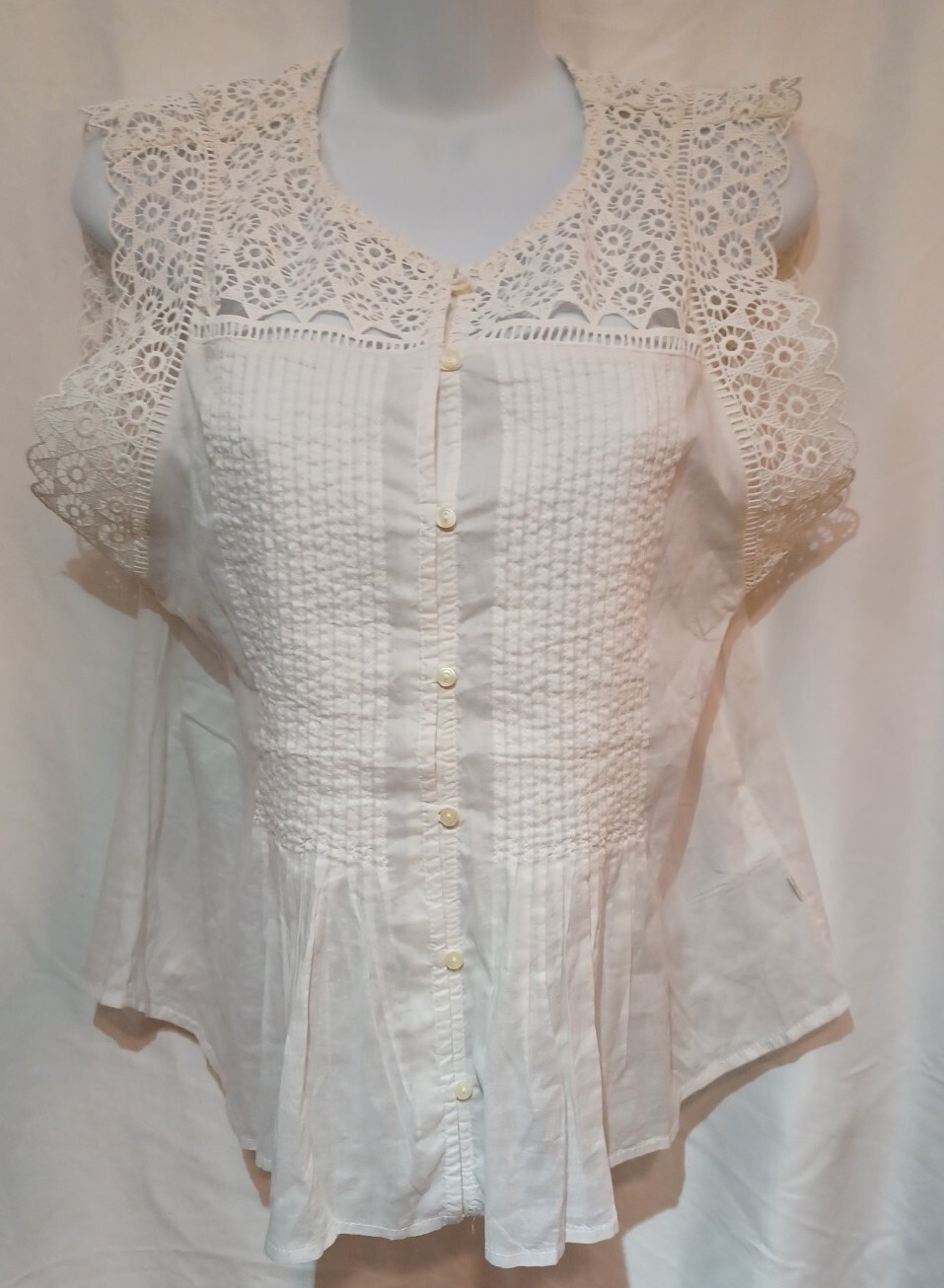 Levi’s Silver Tab Women’s Lace Vest Shirt size small New with tags