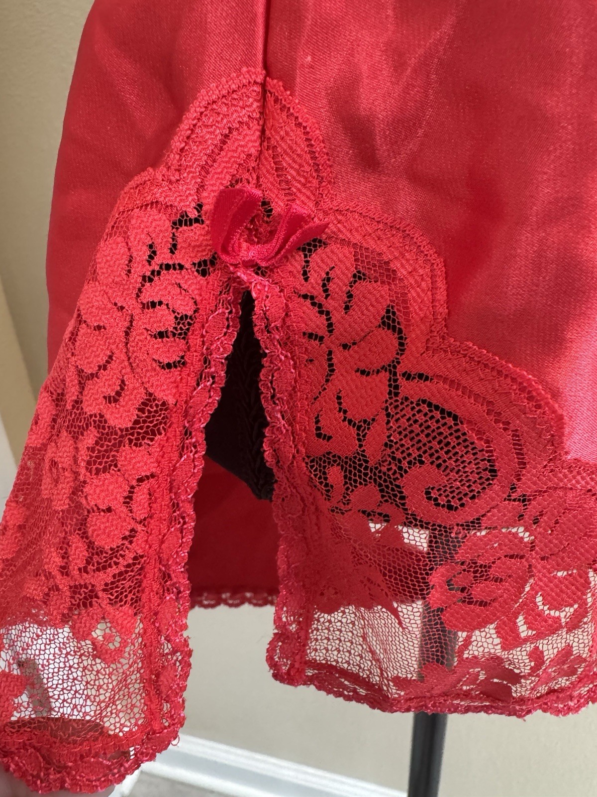 Maidenform Satin Chantilly Lace Set Camisole Shorts Red Vintage Size 7 38