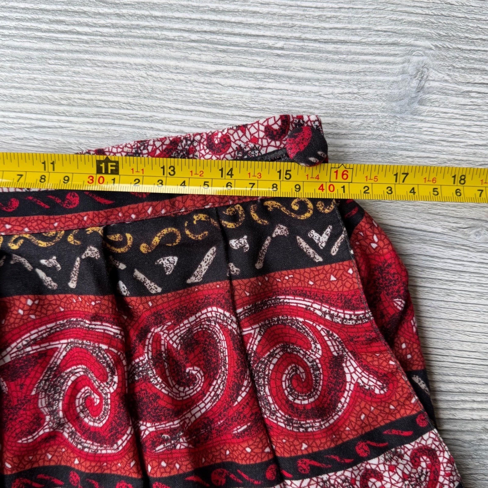 Worthington Vintage Red Black Paisley Midi Skirt Rayon Boho Dark Academia Petite
