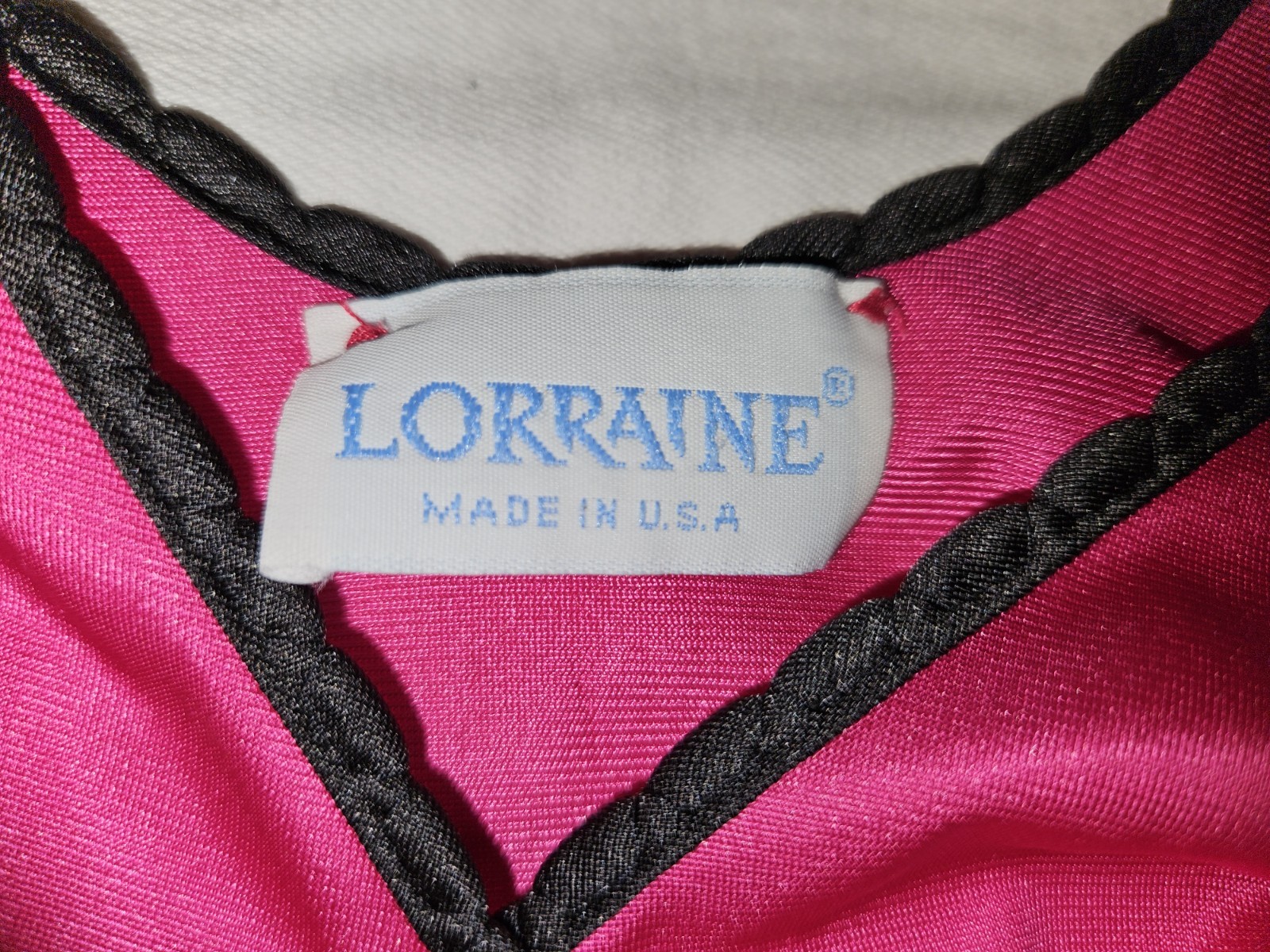 2 Pc Vtg Lorraine Womens Size M Pink/Red Nylon Embroidered Nightgown & Robe Set
