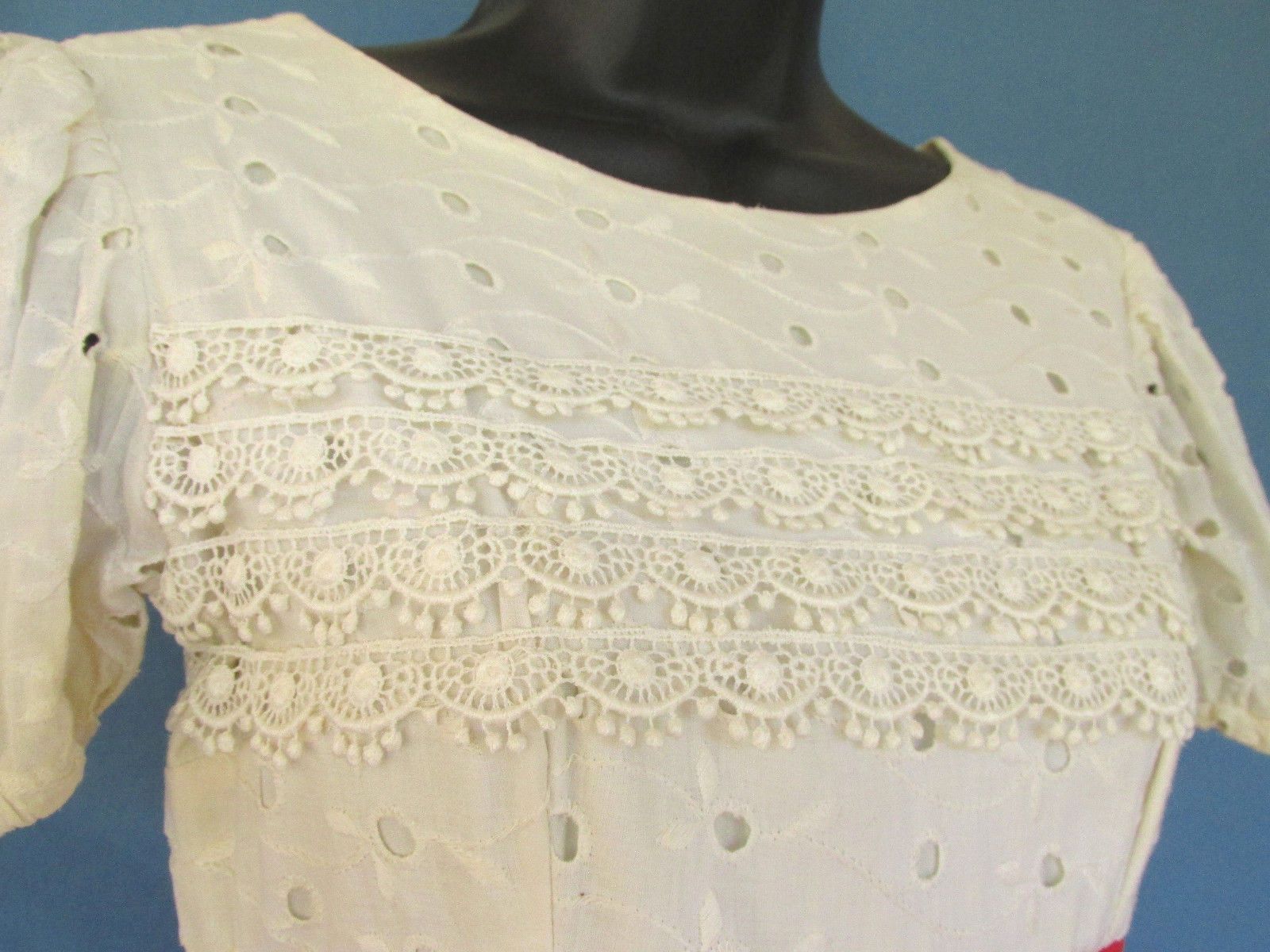 VINTAGE 1950s 60s YOUNG VIEWPOINT DRESS CREAM RED VELVET LACE EMBROIDERY CUTOUTS