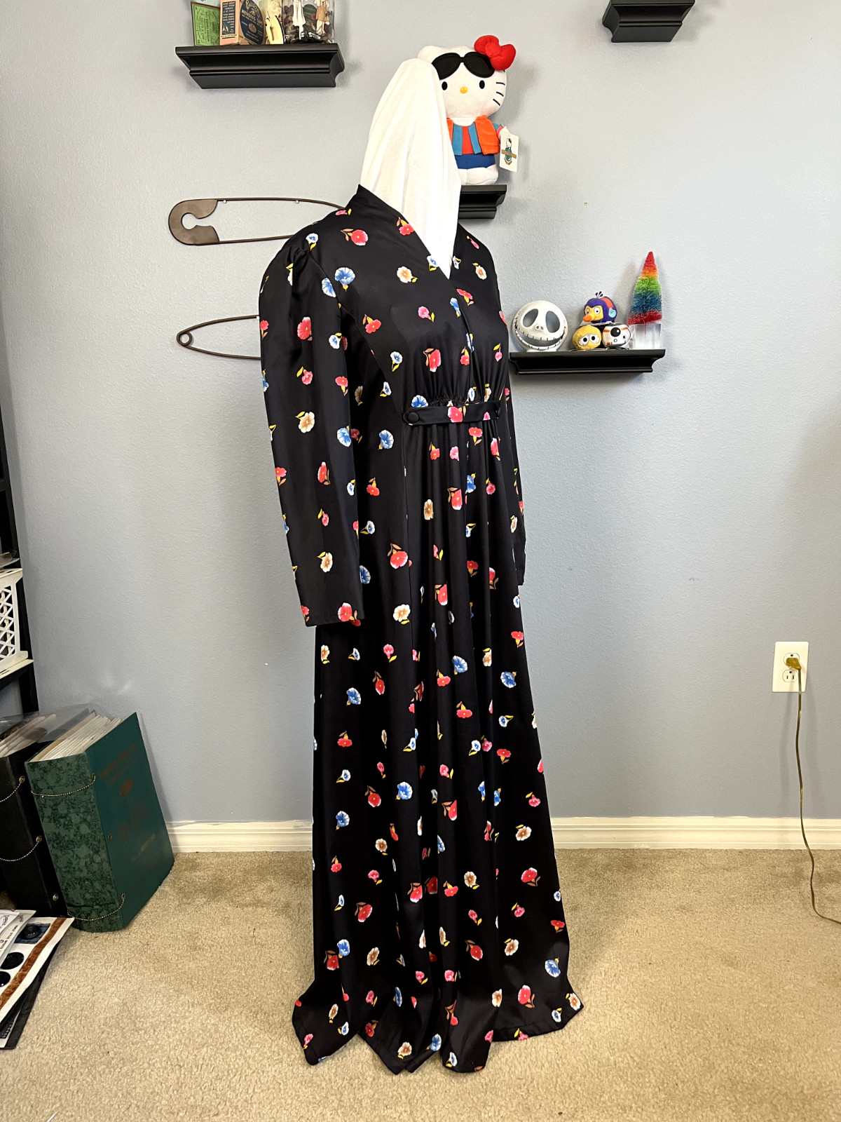 Vtg 1970’s Double Knit Polyester Long Sleeve Black Mulitcolor Floral Dress XS/S