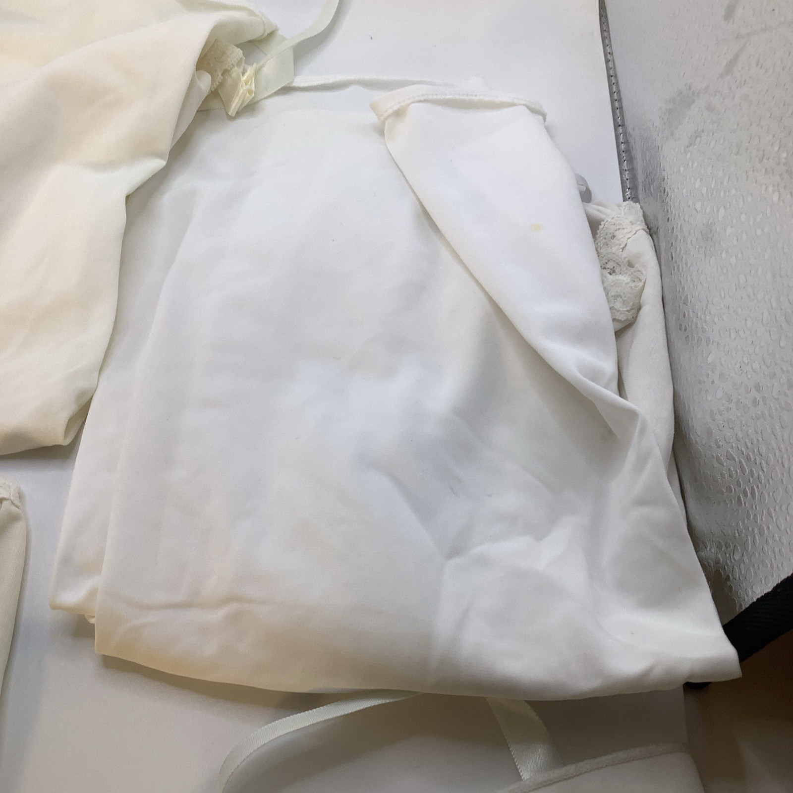 Lot Of 4 Vintage Shadow Line Camisole/3 Ivory, 1 White Sz 40