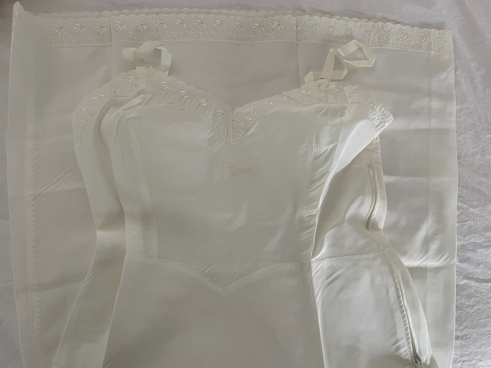 Vintage Retro Ariel Barbizon Tafredda Full Length Off White Slip