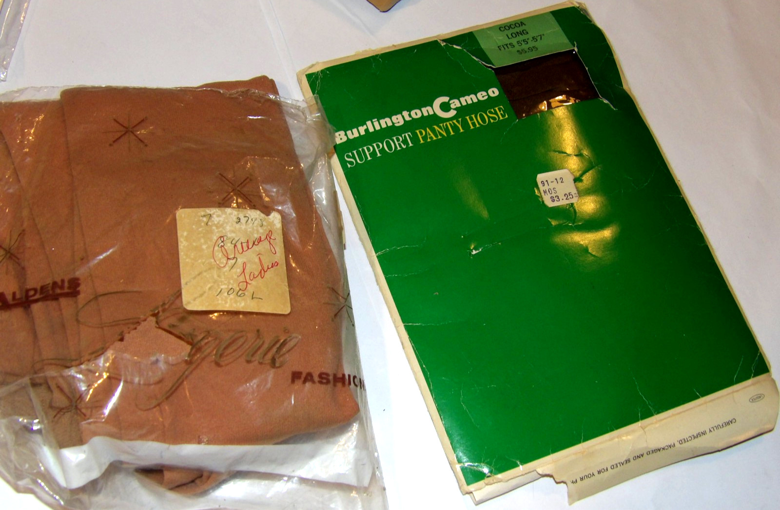 30+ PAIR VINTAGE 1970s NYLON STOCKINGS! HANES/PENNEYS/SEARS/BURLINGTON/K-MART/++