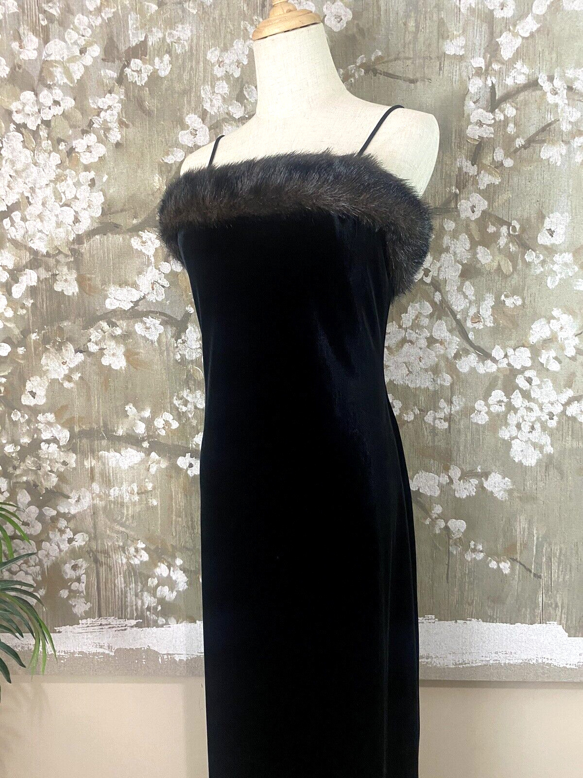 VTG CACHET Black Velvet Faux Fur Collar Wiggle Cocktail Prom Party Dress 8 EVC
