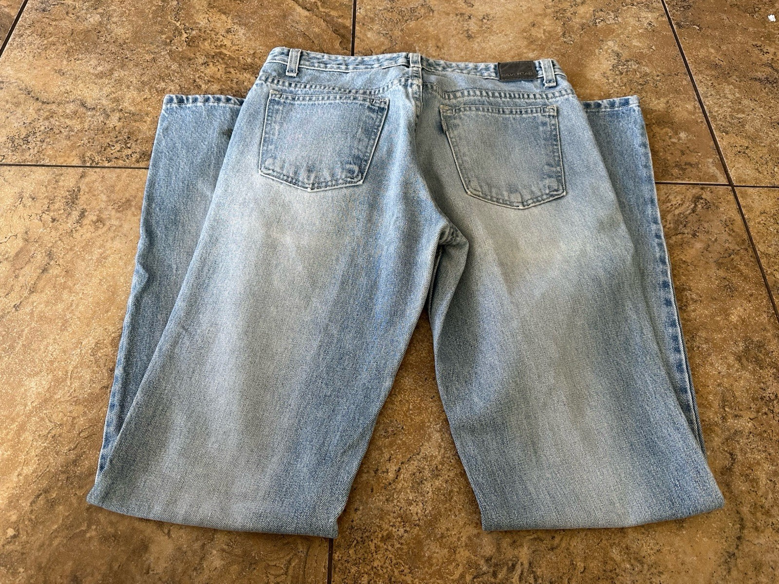90s Silver Tab Levi’s Loose Fit Womens Size 7M Light wash Vintage 30×32 Blemish