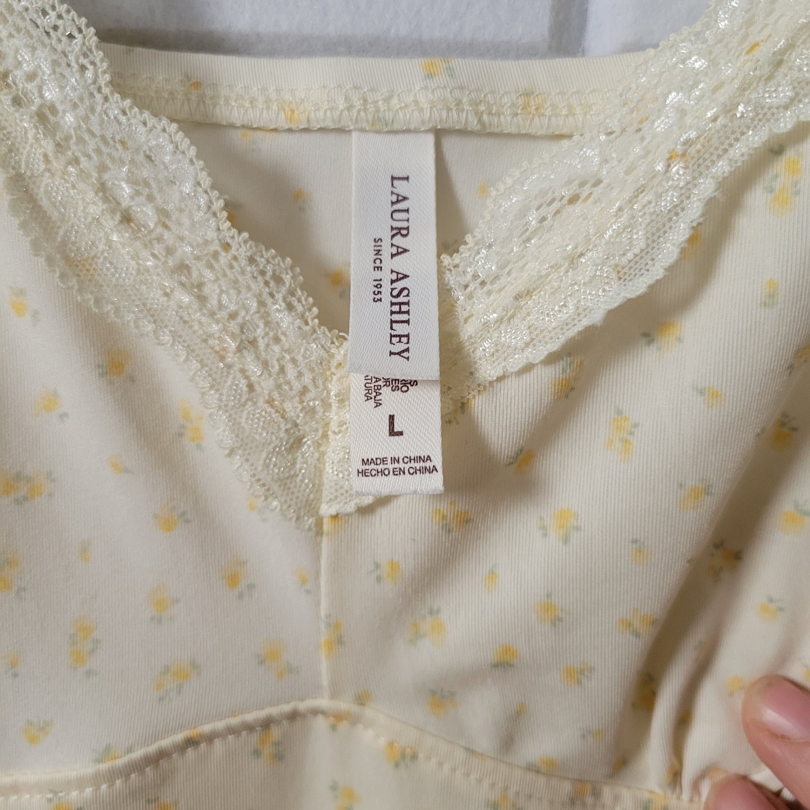 Laura Ashley Nightgown L Yellow Rosebud Floral Lace Cottagecore Chemise