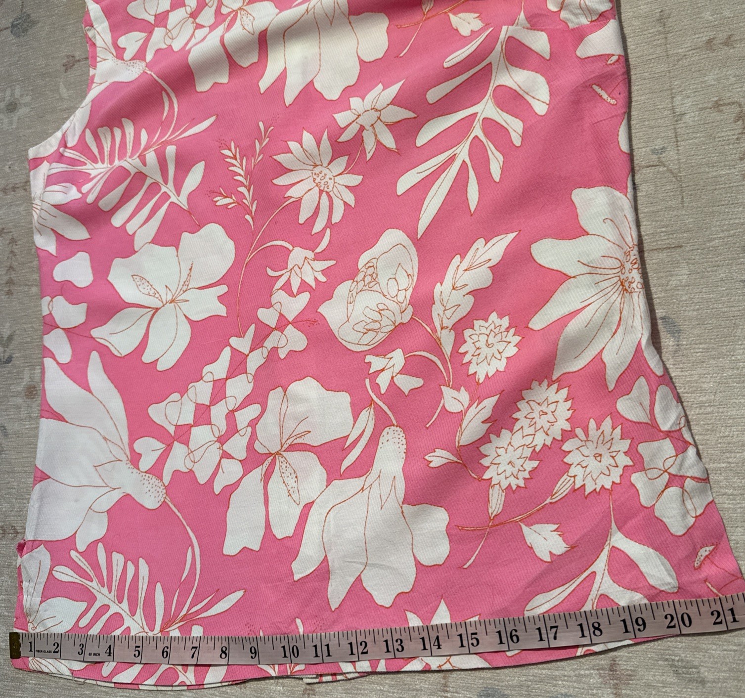 Vintage 1960’s Shell Tank Blouse Hawaiian Print Fabric Back Buttons Union Made M