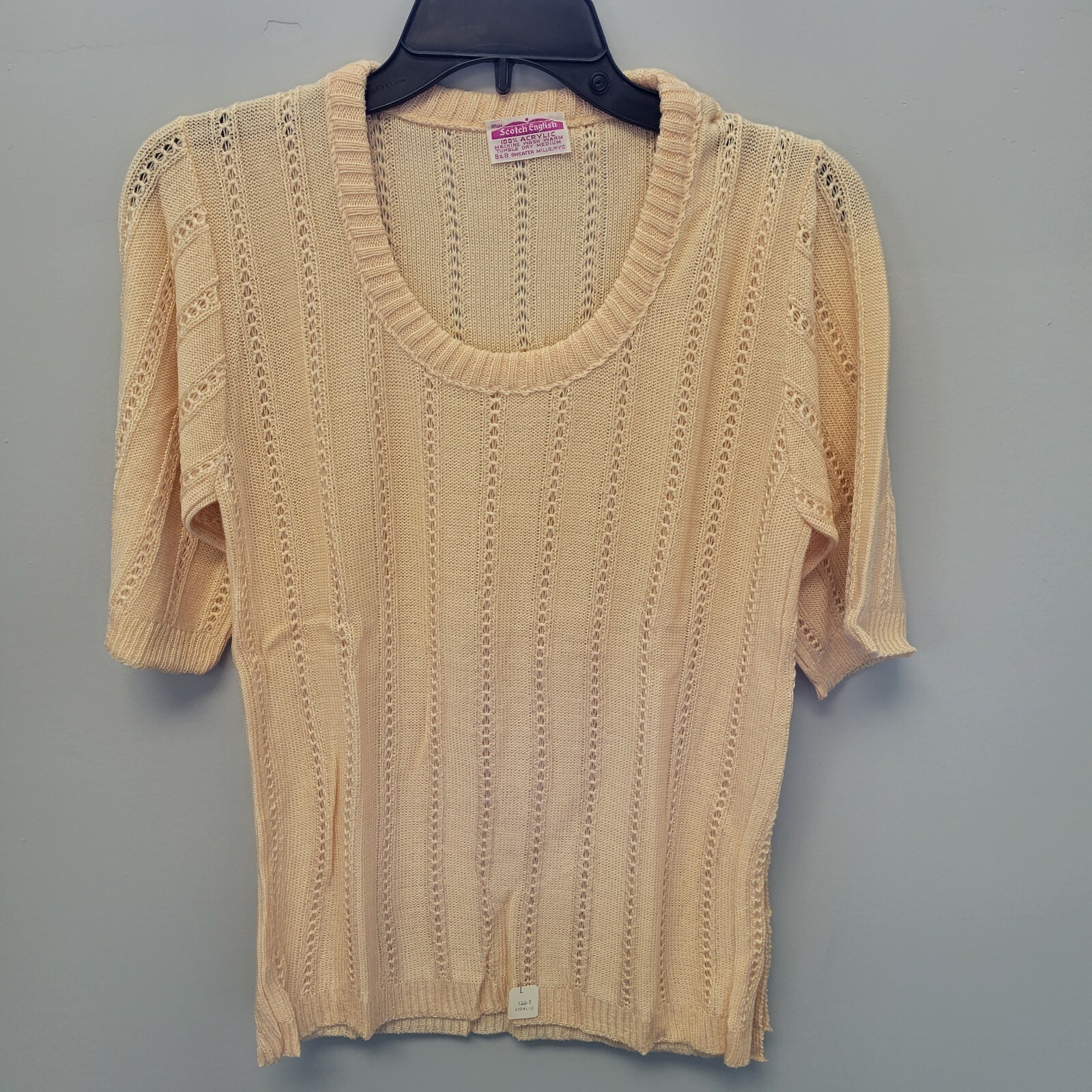 Miss Scotch English 100% Acrylic Short Sleeve Sweater. Vintage (Size Large)