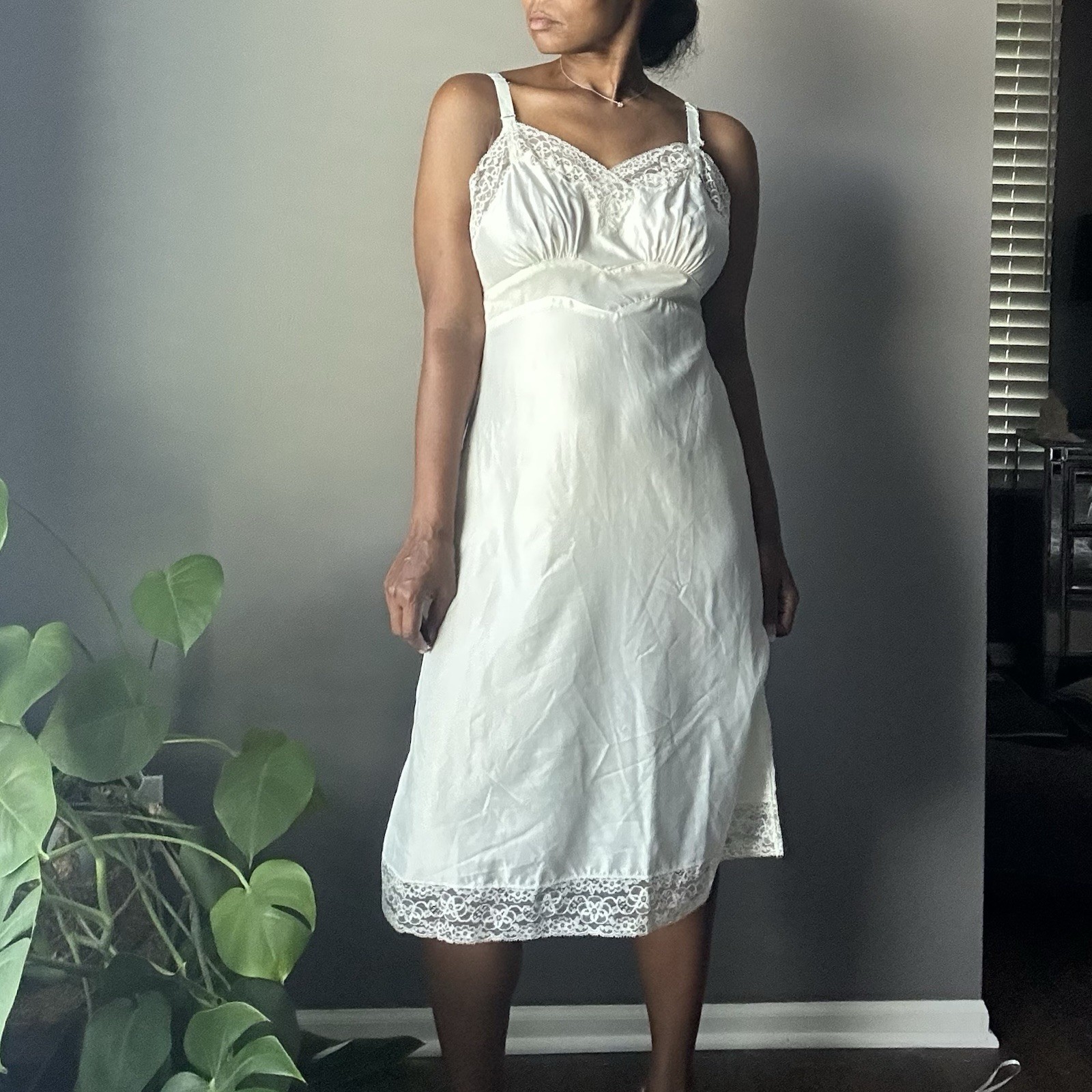 Vintage Gilead Full Slip Lingerie Womens Size 36 Ivory Lace Honey Blend Satin