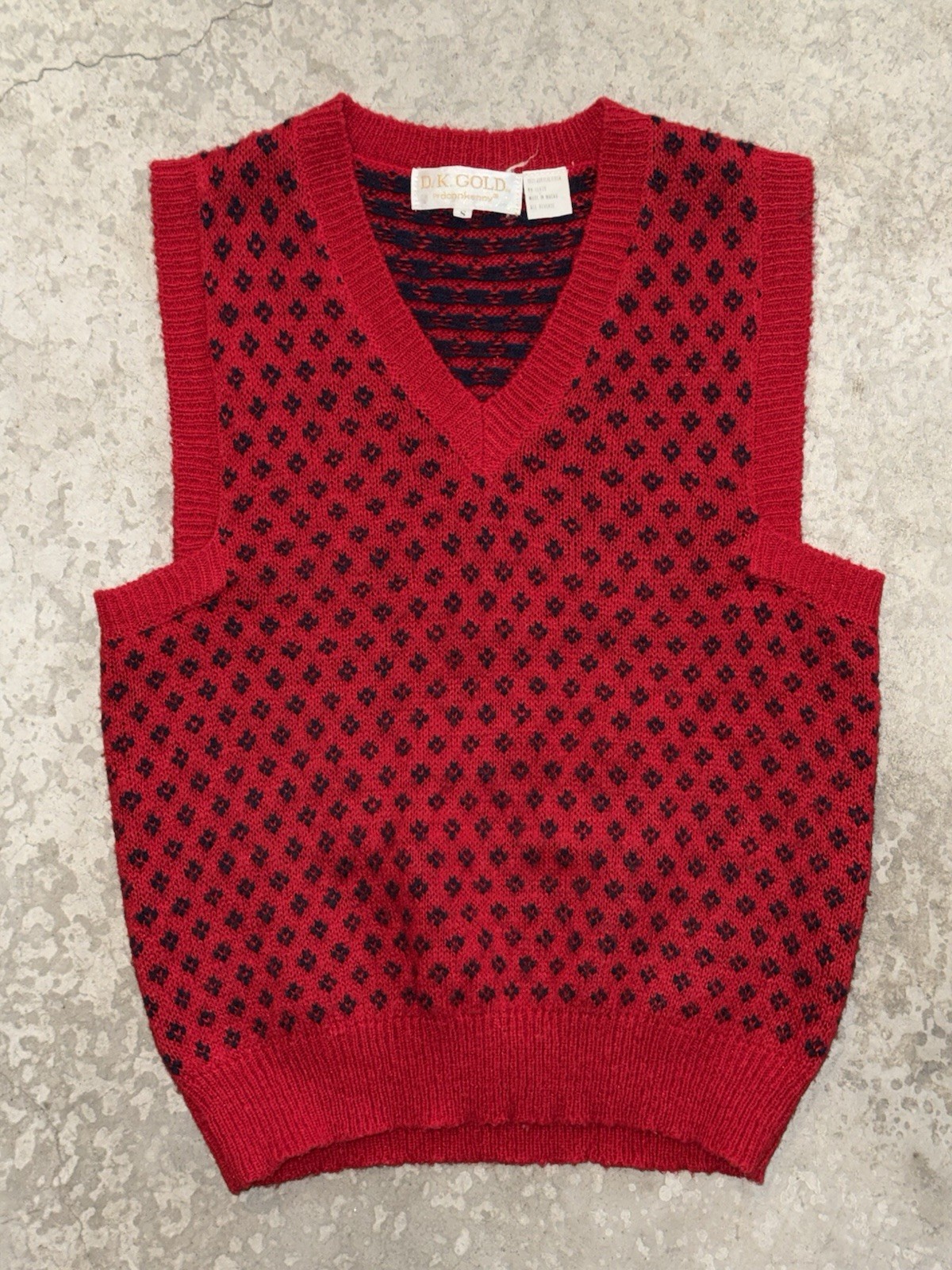 Vintage Women’s Sweater vest 1980s DK Gold Size S Red Knitwear