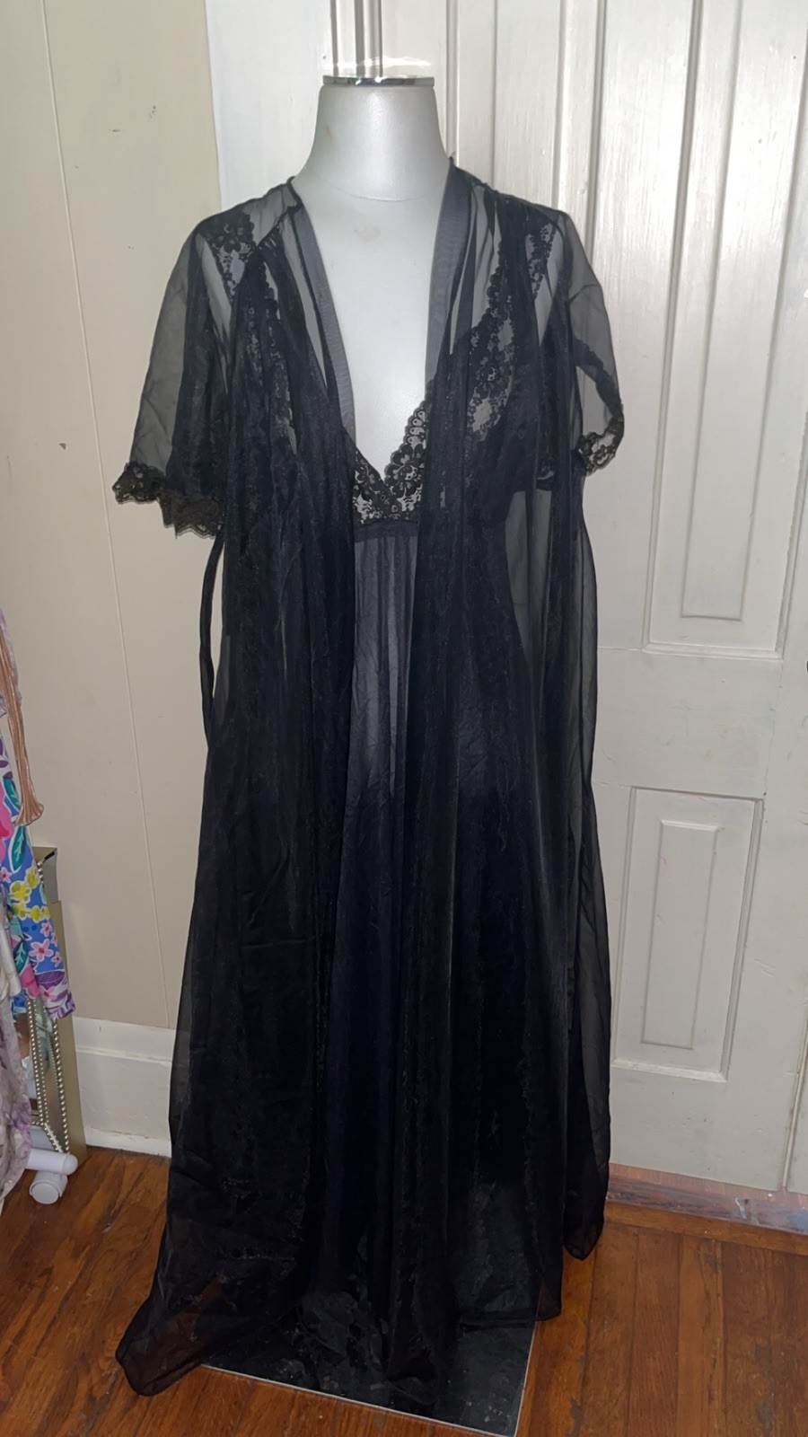Vintage Miss Elaine Gold Label robe Set Long Nightgown Lace/embroidery black L
