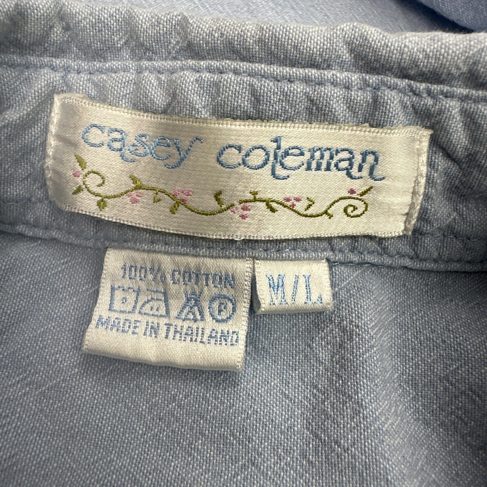 90’s Vintage Women’s Casey Colman Bear Paw Embroidered Button Down M/L