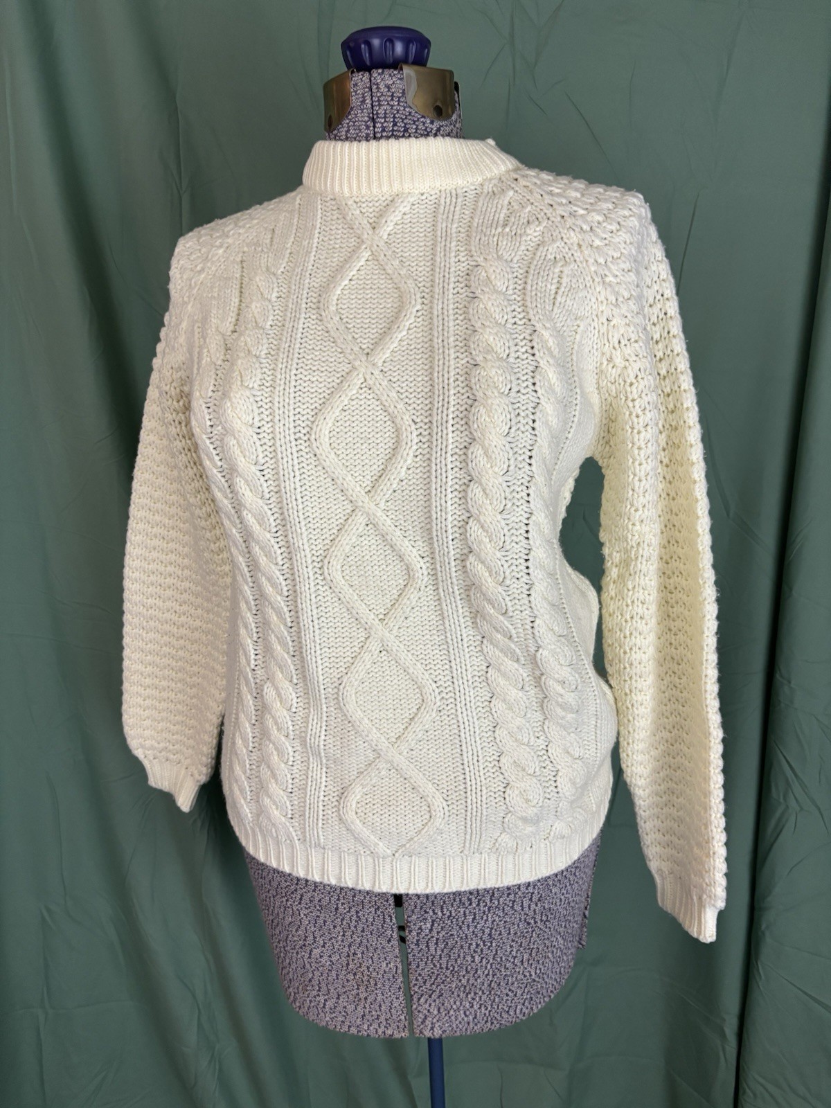 Vintage Sweater Women’s Small Chunky Ivory Cable Knit Retro Christmas Outdoors