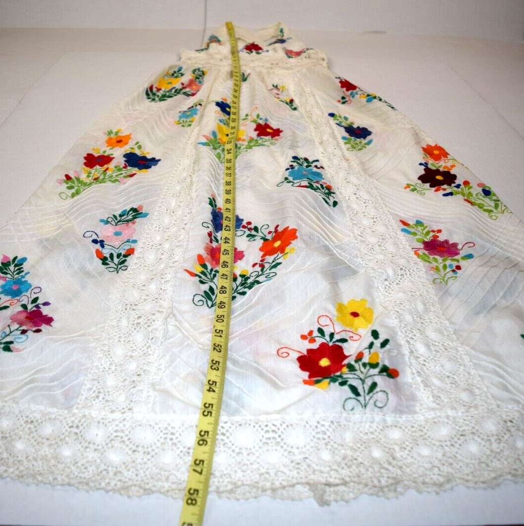 Vintage Dress Size S/M 70s White Crochet Colorful Floral Embroidery Empire Waist