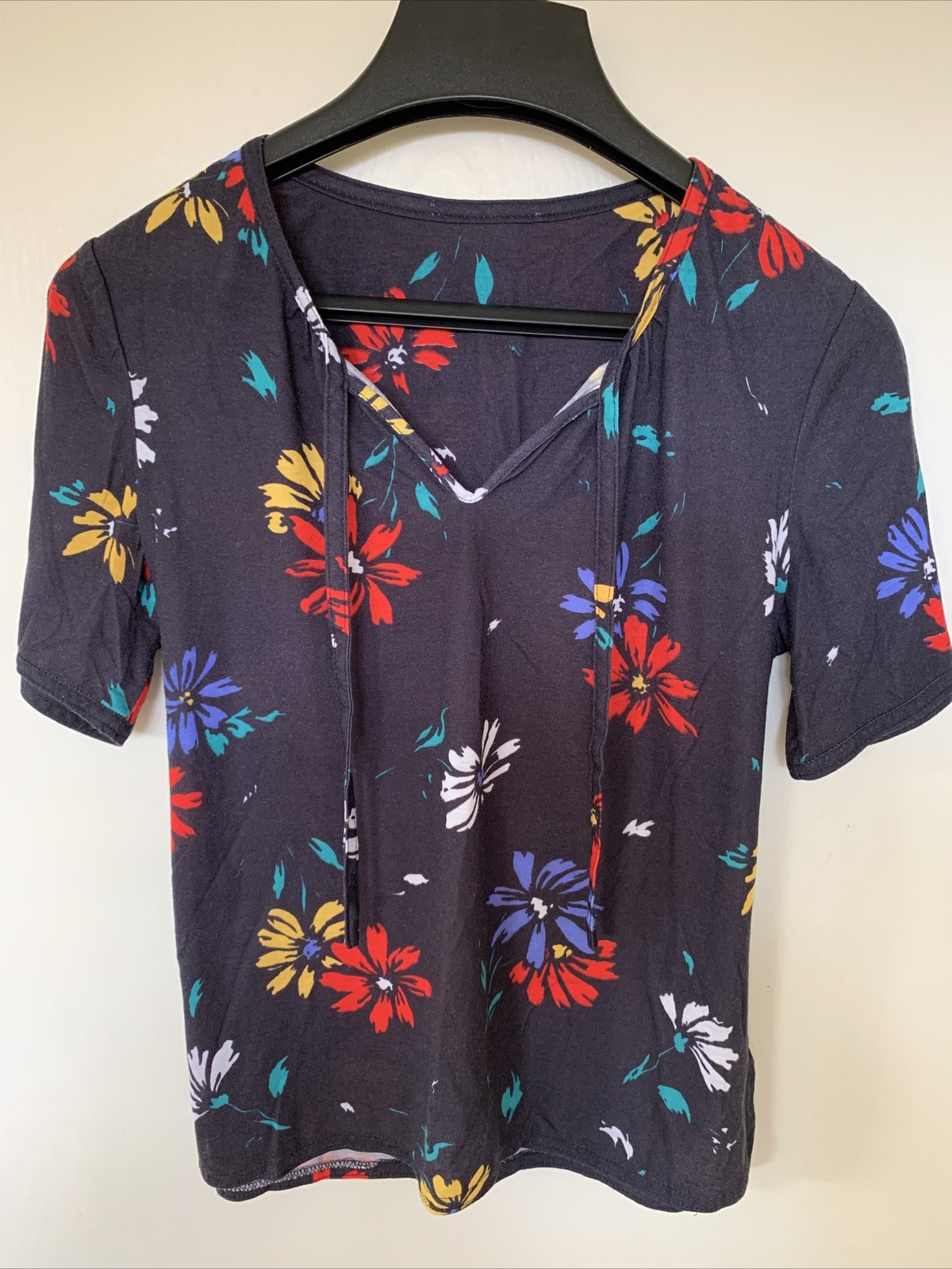 Knit Vintage 1970’s Multi Color Flowers Tassel V Neck Women’s Black Shirt Sz L