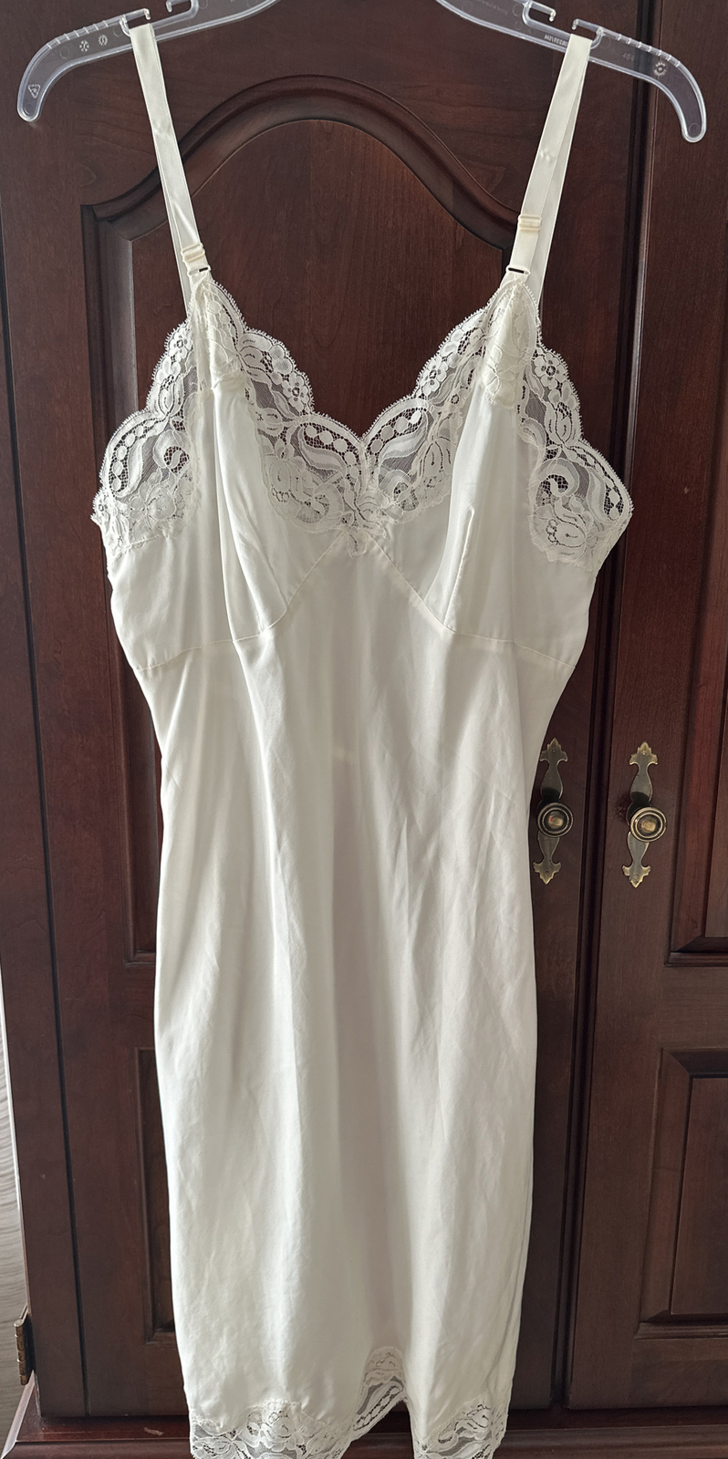 BEAUTIFUL VINTAGE 1950’s „LADY LYNNE” IVORY CREPE FULL SLIP sz 36