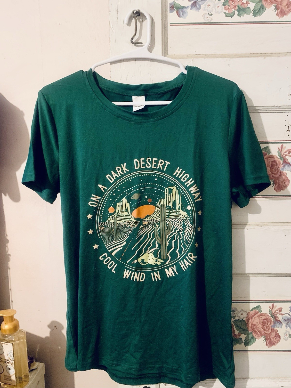 Vintage 1976 The Eagles “Hotel California” Song Lyrics Women’s Green T-Shirt