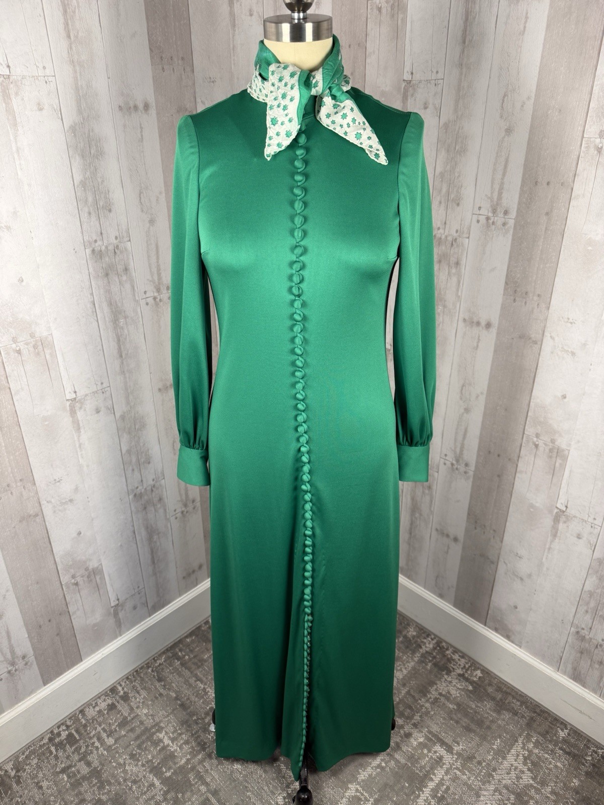 Vintage 1970s MOD Emerald Green Maxi Gown Elegant Poly Retro Size L/12