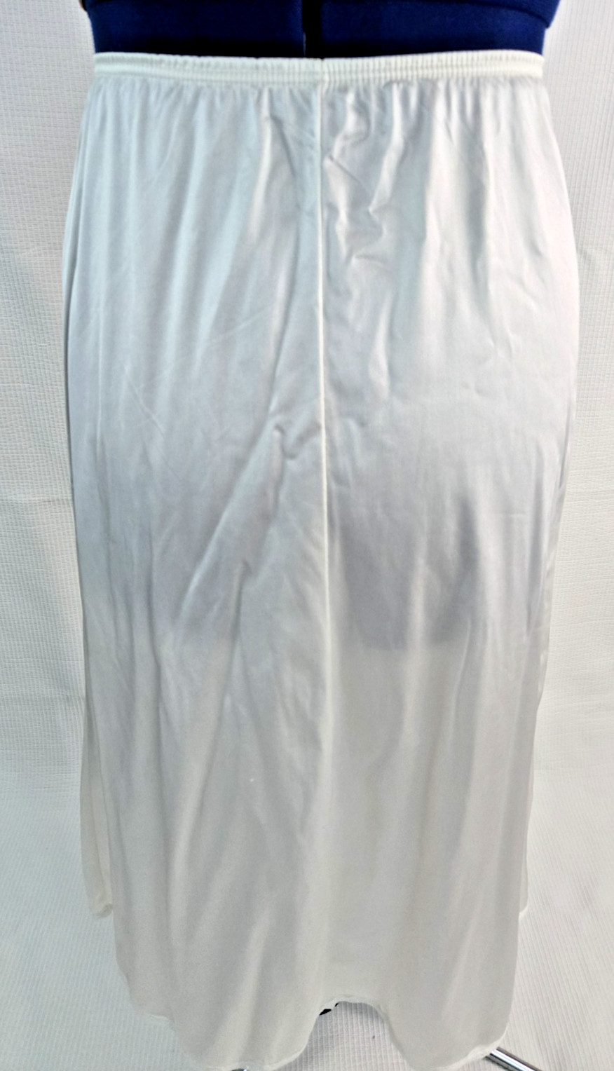 Cabernet women’s Nylon elastic waist side slit midi Cream slip Petticoat Med 32″