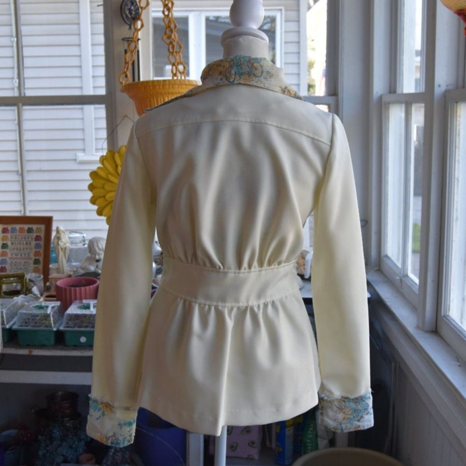 Vintage 70s 2 Pc Blouse Jacket Set Cream Blue Floral Sleeveless Tie Waist S