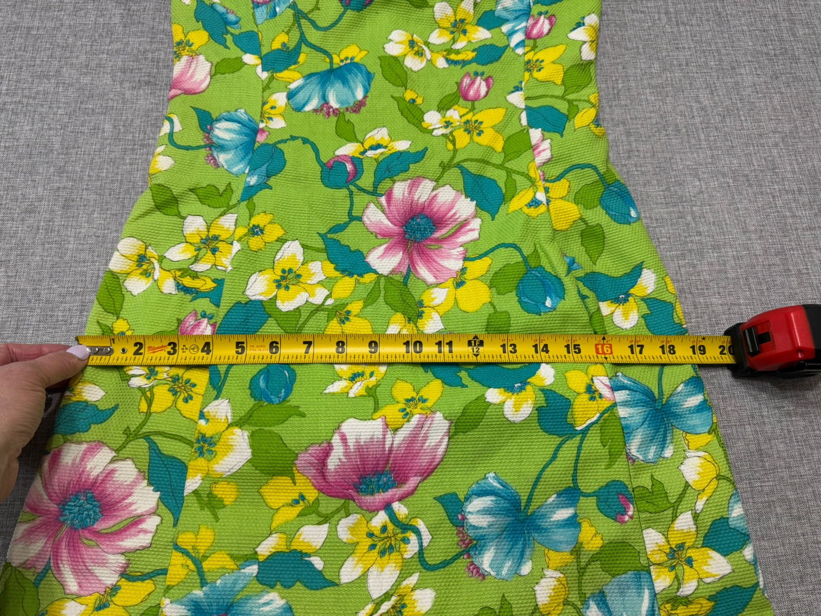 Vintage McMullen Dress Size 10 Happy Bright Floral Green Ruffled Hem Retro