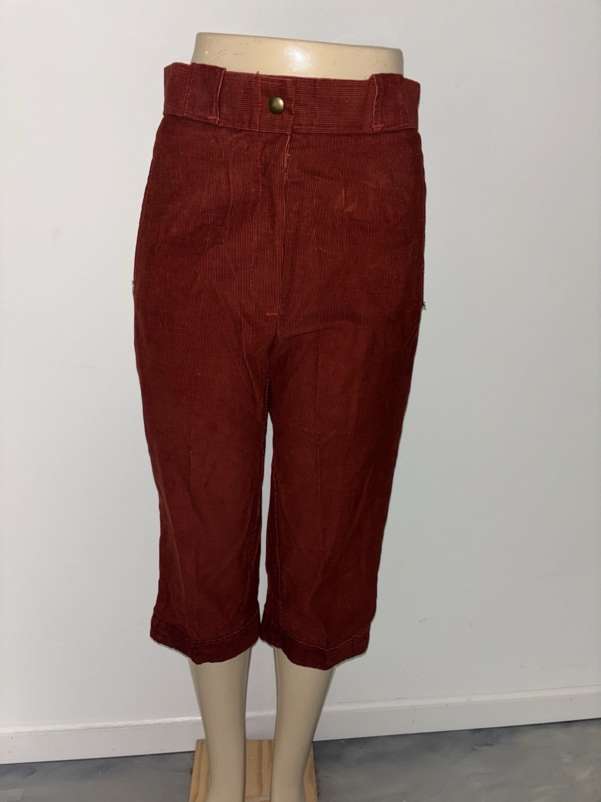 Sunbuster Vintage 1970s Rust Red Corduroy High-waisted Capri Pants by | Small