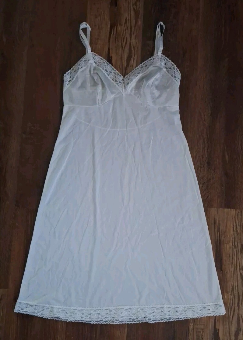 VANITY FAIR FULL SLIP WHITE STYLE 10-103 LACE TRIM SIZE 36 22″ / 42 MADE IN USA