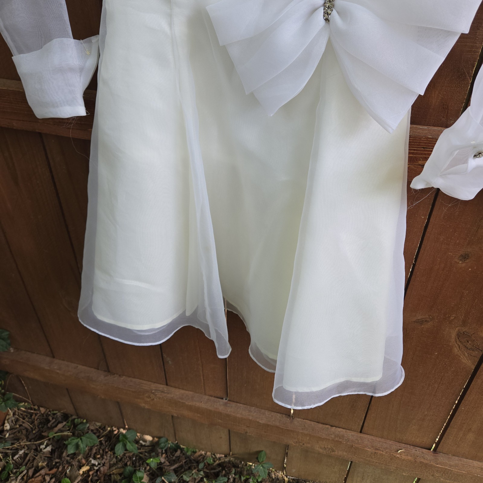 Vintage L.A.GLO White Sheer Sleeve Off Shoulder Formal/ Wedding Dress, SIZE 3/4