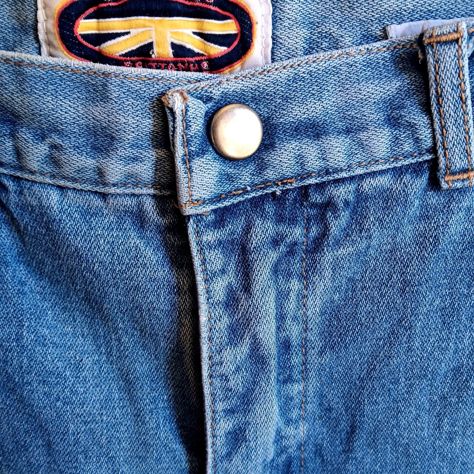 True Vintage 80s Cargo Jeans 11 29×32 Snap Cuffs Distress Pentimento Brittania