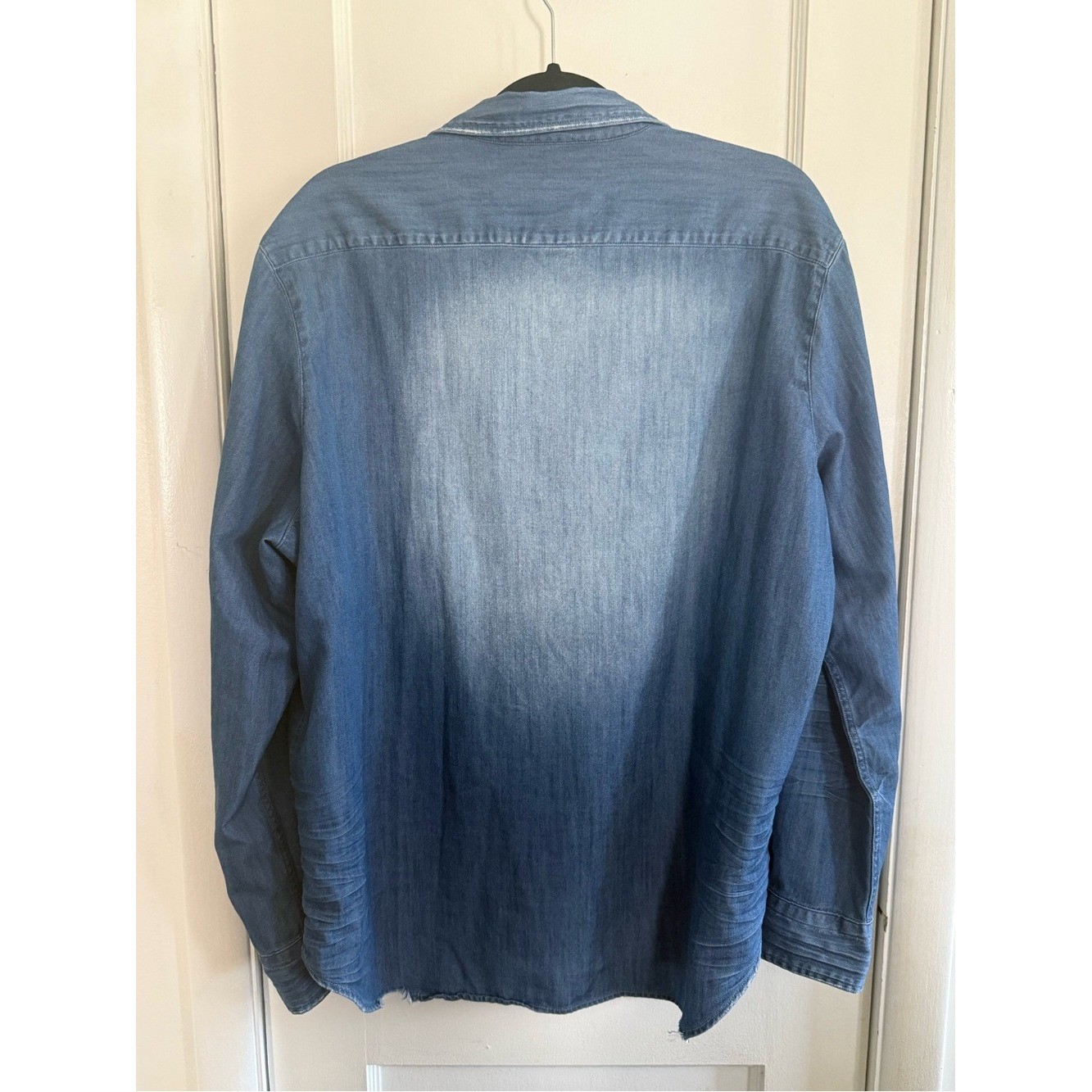 Frank & Eileen – Eileen Button Down In Distressed Vintage Wash Denim Size XL